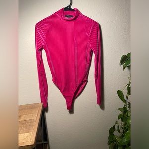 Bodysuit velvet hot pink.